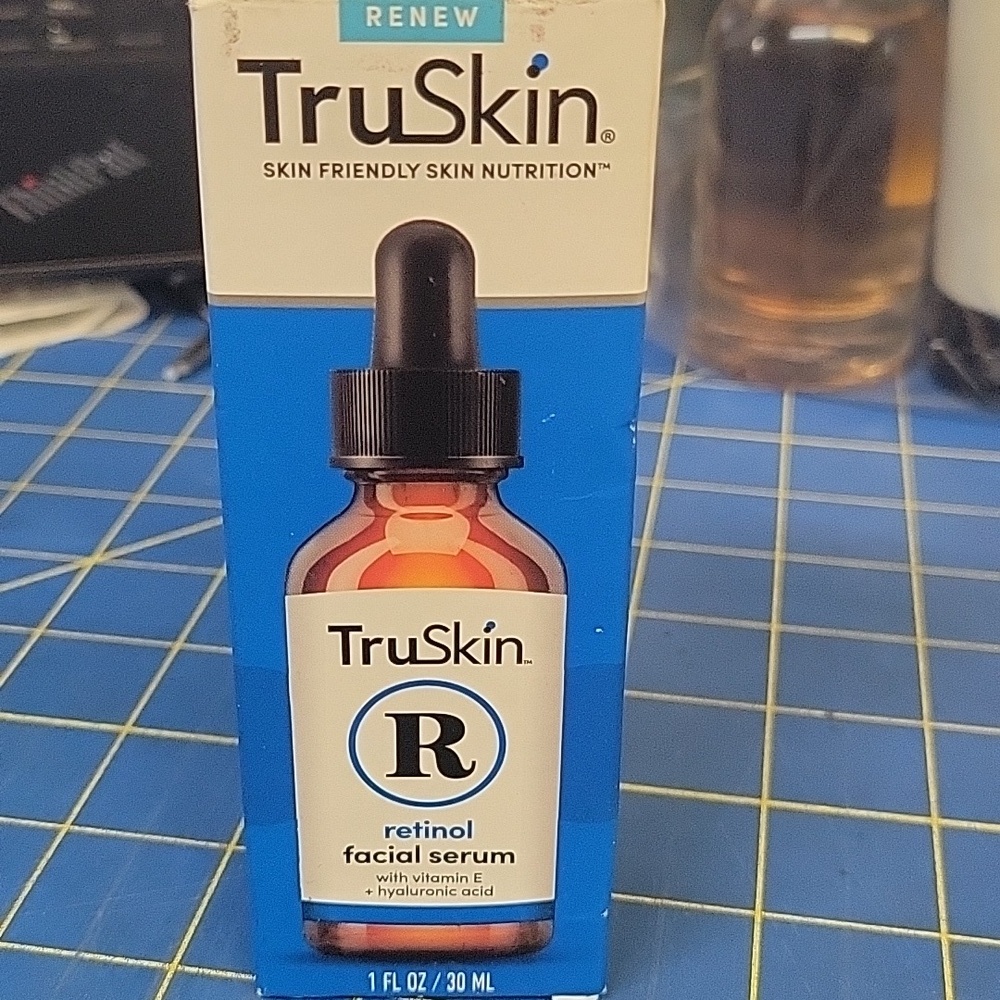 TruSkin Reneq R Retinol Facial Serum 30ml New in Box